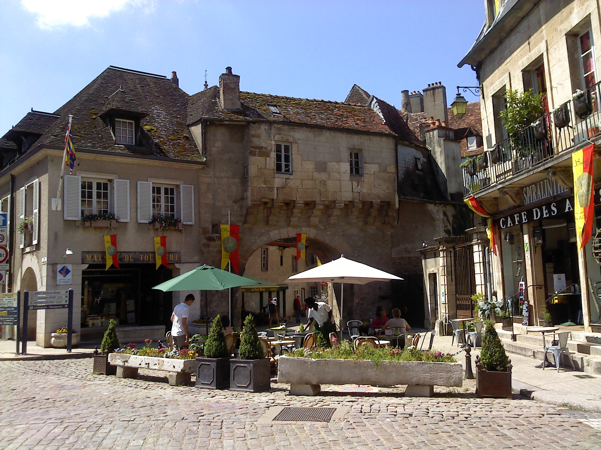 Semur En Auxois Hotels Et Restaurants Semur En Auxois Hotels Et Restaurants